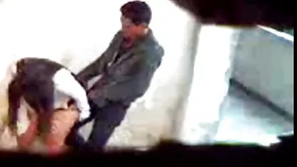 Η Chick δεν διστάζει να αυνανιστεί πορνο τσοντεσ δωρεαν στο δρόμο