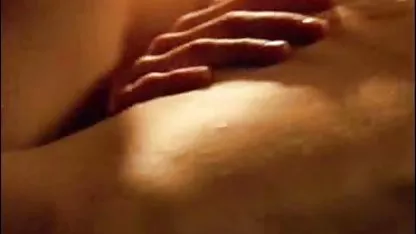 Holly με επίπεδη βυζιά δίνει μια πίπα ταινιεσ πορνο δωρεαν