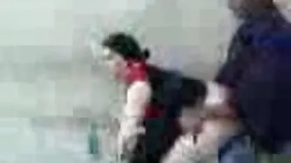 Ο Mellie με γυαλιά χτυπά σε έναν τύπο δωρεαν πορνο βιντεοσ