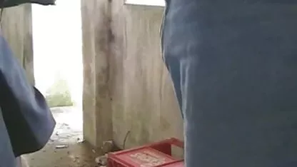 Ζευγάρι jock εισήγαγε ένα βαρύ πούτσο σε ένα δωρεαν πορνο βιντεο busty molodushka σε σύνοδο