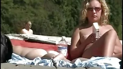 Η Melanie δείχνει όμορφα δωρεαν σεξ πορνο πόδια