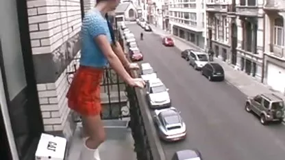 Guy παίζει busty ομορφιά στο πορνο δωρεαν θέρετρο