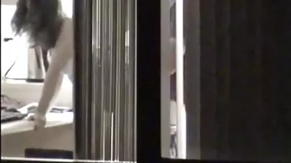 Η ξανθιά ξαπλώνει και αναρροφά σεξ πορνο δωρεαν ένα πουλί